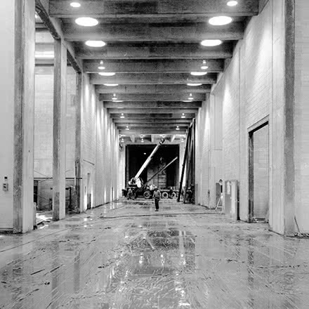 Vue intérieure du Laboratoire grande puissance, 1972.