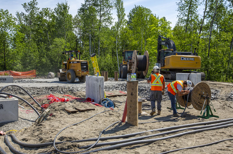 Avancement de la construction du poste électrique du microréseau.