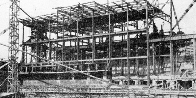 Vue des travaux de construction du barrage en 1926.